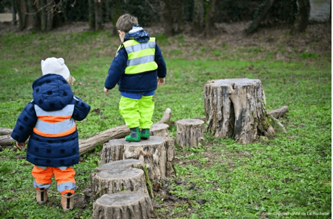 À La Rochelle, des vêtements recyclés pour les crèches municipales