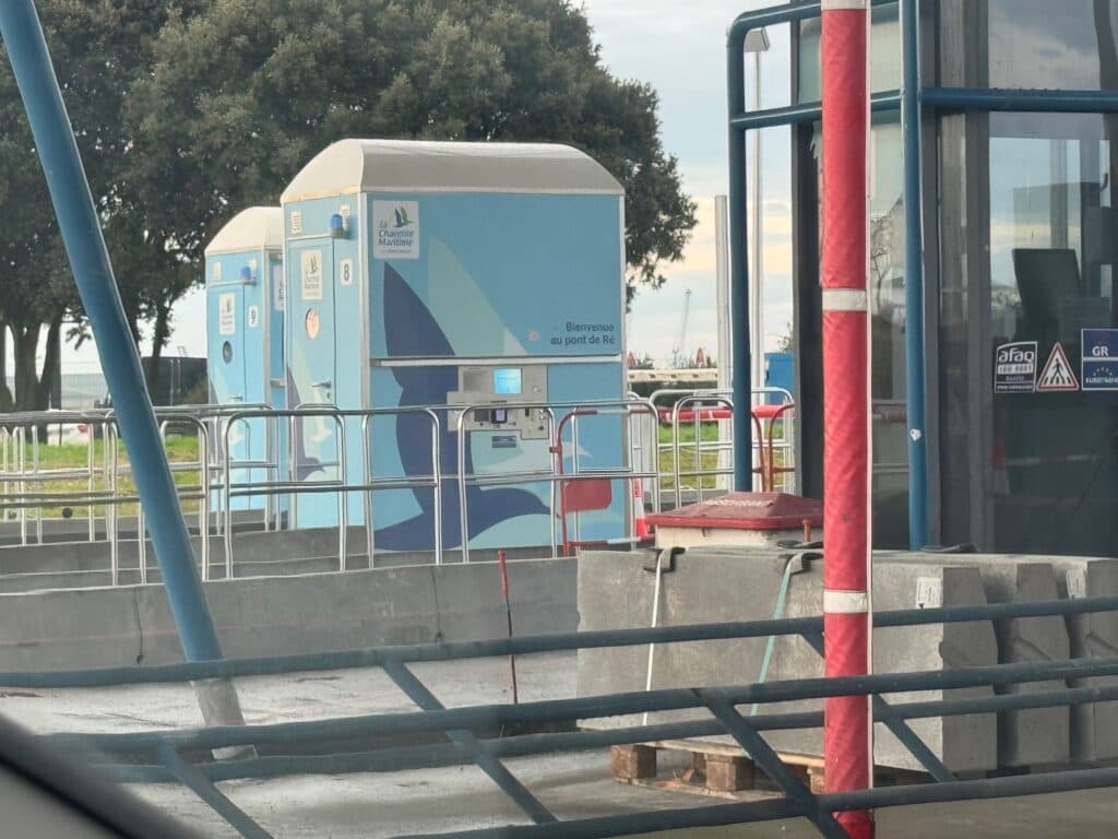 Île de Ré : la fin d’une époque au péage du pont, désormais entièrement automatisé.