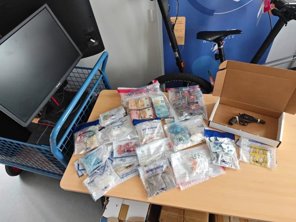 La Rochelle : une “épicerie” de stupéfiants démantelée, un trafic estimé à 400 000 euros