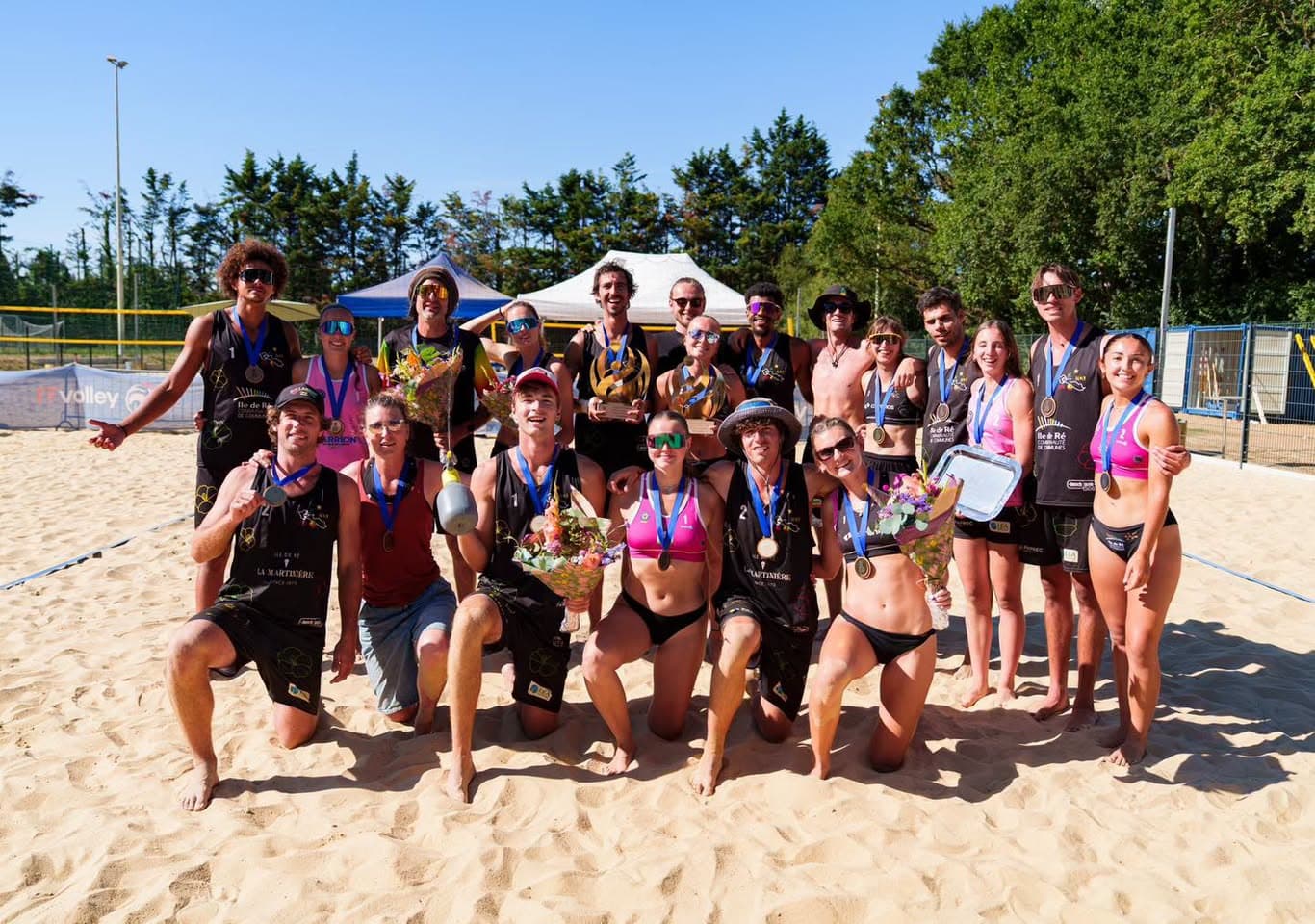Le Ré Beach Club confirme son règne : un doublé historique qui place l'Île de Ré au sommet du beach-volley français